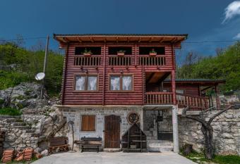 Holiday Village Ostrog has Balcony rooms