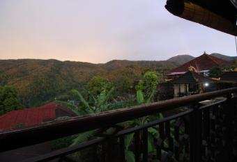 Dong Paloh Hostel allows 18 year olds to book a room