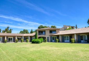 Les R  sidences de M  tifiot has Balcony rooms