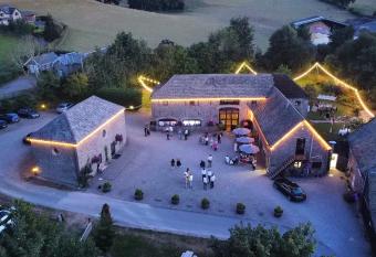 Black Mountain Lodge allows 18 year olds to book a room