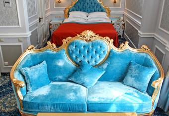 Royal Grand Hotel allows 18 year olds to book a room