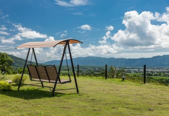 Sunrise Forest has Balcony rooms