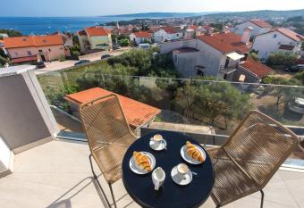 Pansion Leggero has Balcony rooms