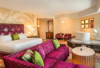 Eldorado Resort Casino At The Row has Smoking rooms