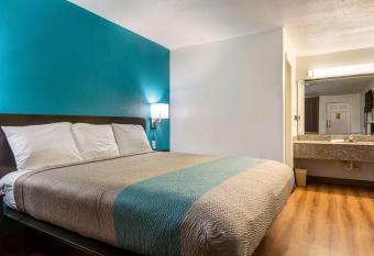 Motel 6 Freeport. Tx has Smoking rooms