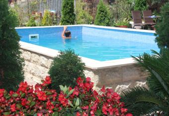 Guest House Atlant has Balcony rooms