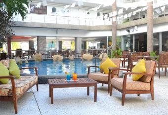 Hotel Rio Malecon allows 18 year olds to book a room