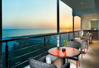 Al Hail Waves Hotel Managed By Centara allows 18 year olds to book a room