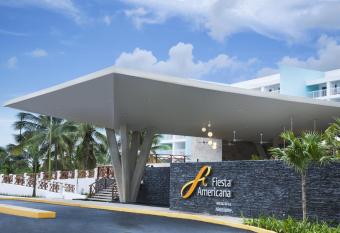 Fiesta Americana Cozumel All Inclusive has rooms with a private hot tub