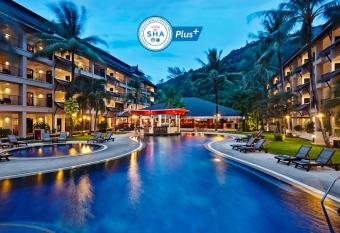 Radisson Resort and Suites Phuket allows 18 year olds to book a room