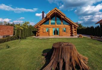 Baranjska eko drvena ku  a allows 18 year olds to book a room