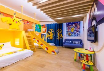 Songfeng Family B&B has Balcony rooms