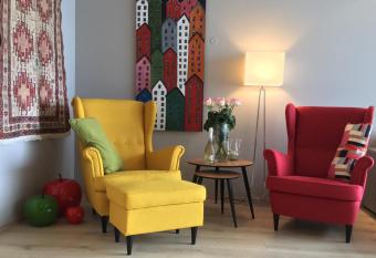 Harbor apartment with Ocean and Mountain Views has Balcony rooms