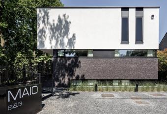 MAIO B&B en Dinner allows 18 year olds to book a room