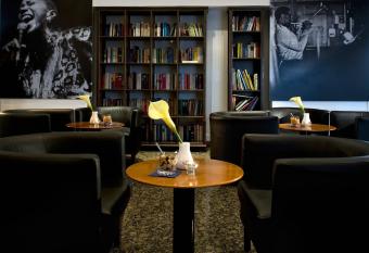 Good Morning + Bad Oldesloe allows 18 year olds to book a room