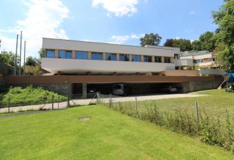 HeRo  s Home has Balcony rooms