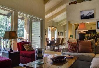 Villa Valhalla #7 has Balcony rooms