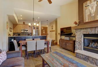 Mountain Thunder M1406 has Balcony rooms