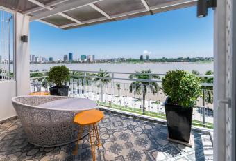 TAO Riverside Residence allows 18 year olds to book a room