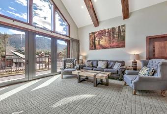 Zalanta 325 has Balcony rooms