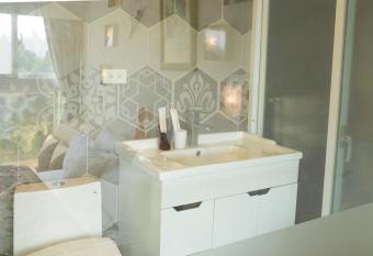 Garden152 has Balcony rooms