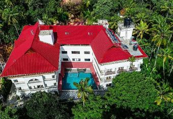 Sajjoys allows 18 year olds to book a room