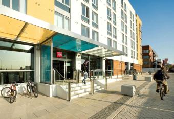 ibis Bristol Temple Meads allows 18 year olds to book a room