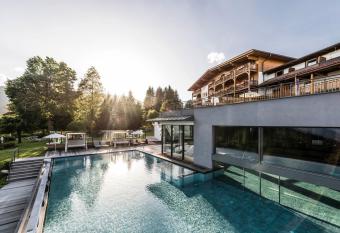 Parkhotel Holzerhof has Balcony rooms