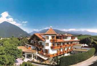 Hotel Hubertushof has Balcony rooms