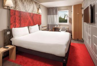 ibis Coventry Centre allows 18 year olds to book a room