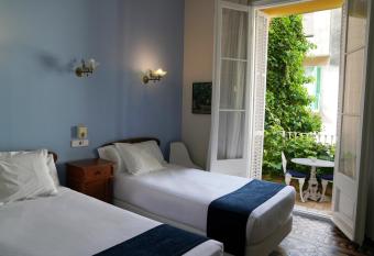 Hotel Medium Renaixen  a has Balcony rooms