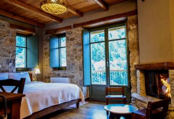 Pritanio allows 18 year olds to book a room