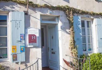 L Hippocampe has Balcony rooms