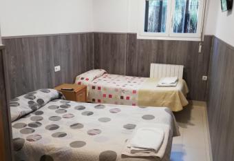 Pension Zorroza 1 allows 18 year olds to book a room
