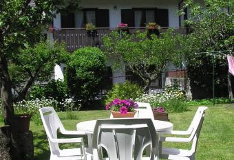 B&B Au Petit Bonheur has Balcony rooms