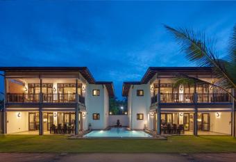 Villas Lotus and Araliya has Balcony rooms