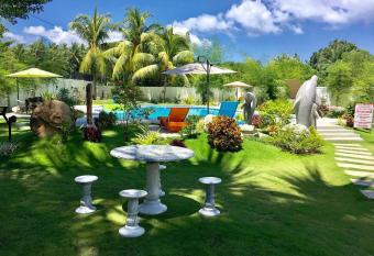 1888 Beach Resort has Balcony rooms