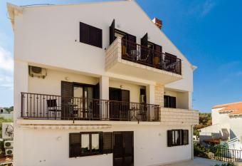 Cina Apartments allows 18 year olds to book a room