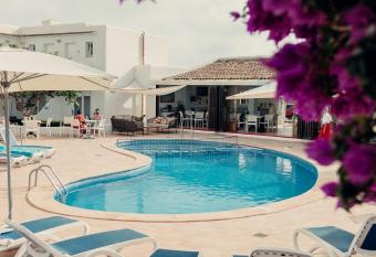 Hotel d Or has Balcony rooms