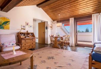 Haus Kempkens has Balcony rooms