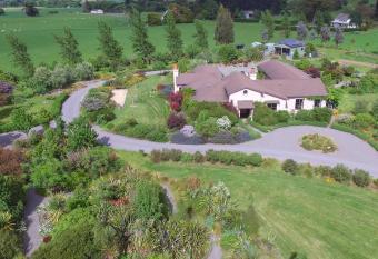 The Summit Lodge has Balcony rooms