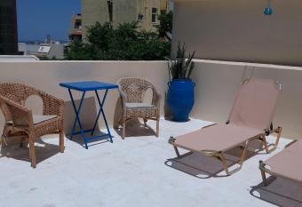 Heraklion Youth Hostel allows 18 year olds to book a room