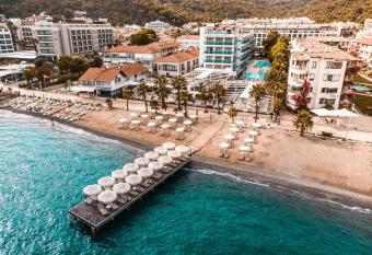 Emre Beach & Emre Hotel allows 18 year olds to book a room