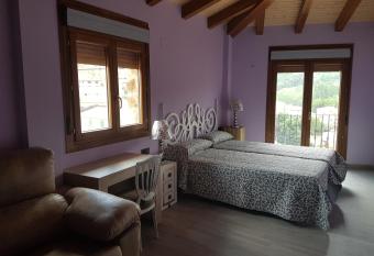 Hostal los Esquiladores has Balcony rooms