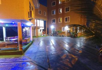 PLUS 33 HOTEL allows 18 year olds to book a room