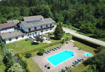 Gasthof Waldwirt has Balcony rooms