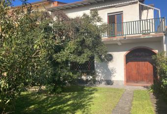 Villa Lucia allows 18 year olds to book a room