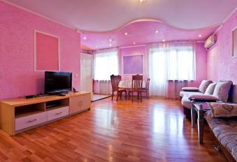 Lessor Centre Apartments has Balcony rooms