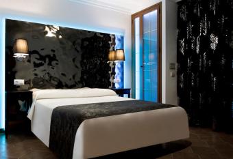 Hostal Alhambra - Adults Only has Balcony rooms