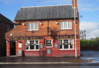 Queen Mary Inn allows 18 year olds to book a room